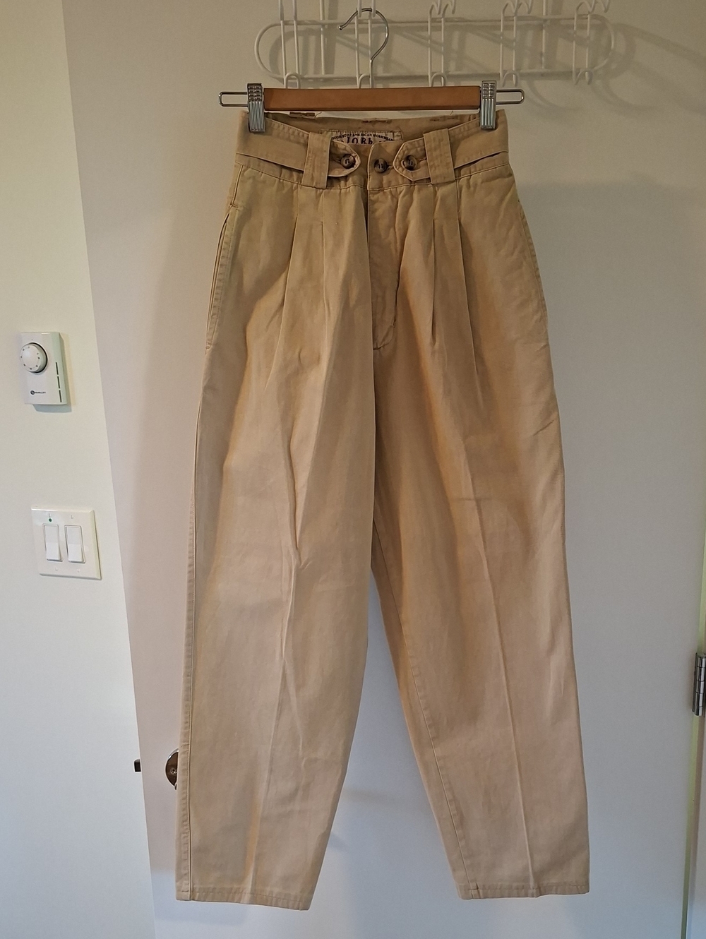 Vintage Tan/Khaki High-waisted Pleated Barrel-leg Ankle-cut Chinos (Size XXS)